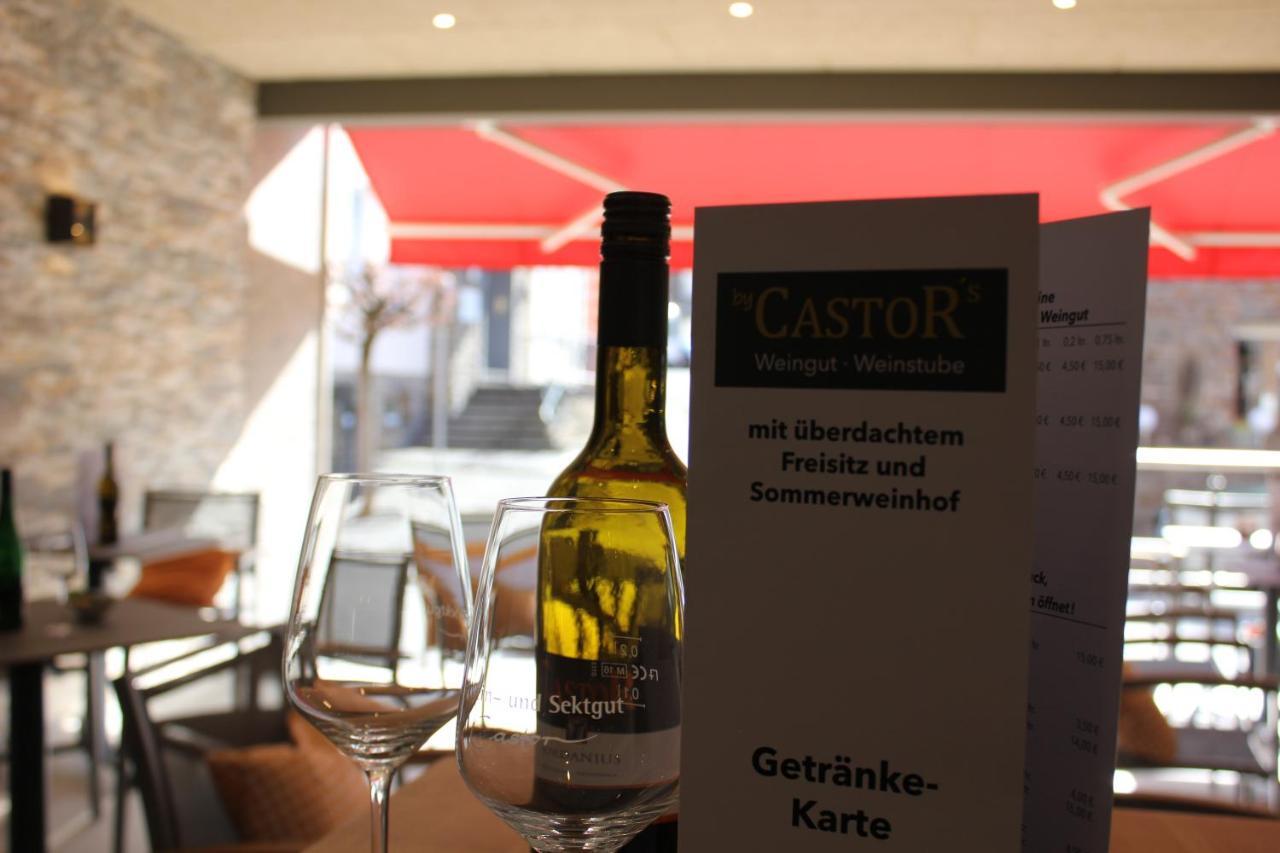 Weinstube Bycastors Hotel Treis-Karden Exterior foto